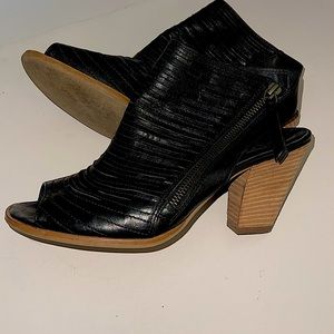 PAUL GREEN BLACK CAYENNE PEEP TOE SANDAL/EXCELLENT CONDITION/SIZE 9